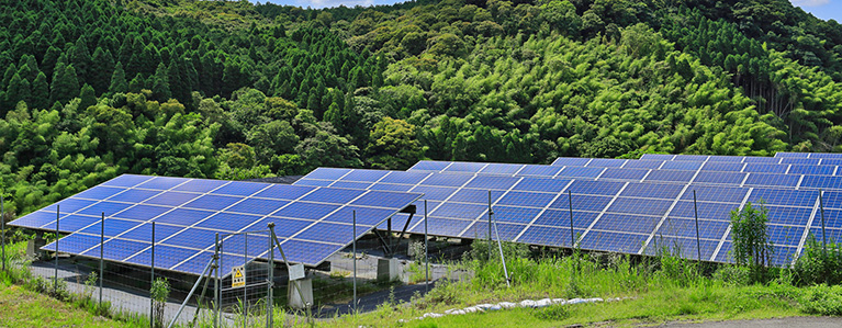 太陽光発電：ソーラーパネル